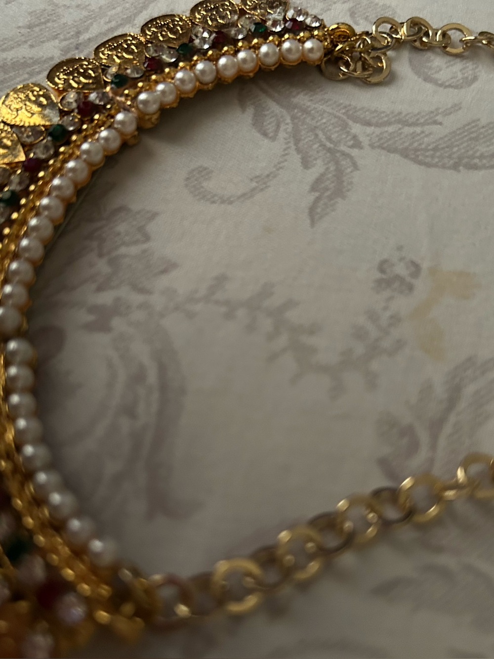 Gold Pearl and Red Accent Women's Necklace Bollywood vibe - Picture 3 of 3